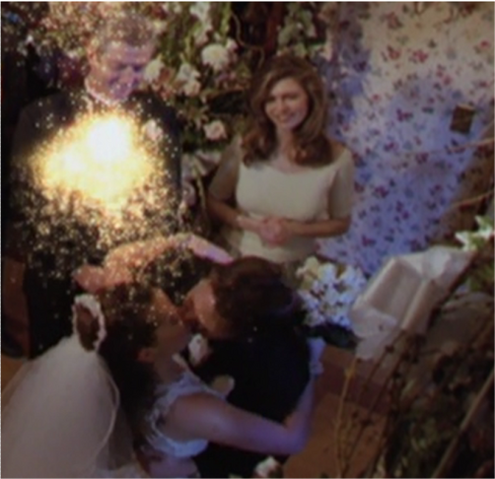 Ficheiro:Patty at wedding.png