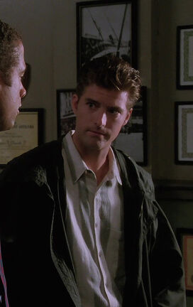 File:1x02-max.jpg