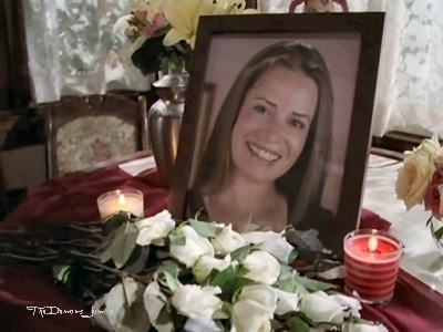 Ficheiro:8x01-013-piper-memorial.jpg