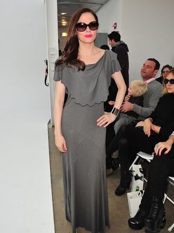 File:Rose MBFWImitation MQ 005.jpg