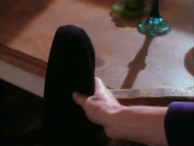 File:1x07 - Mistake 2.jpg