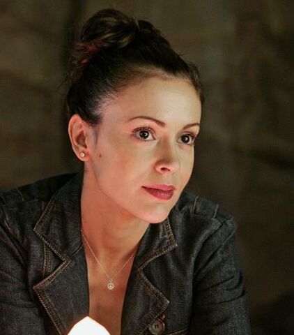 File:Phoebe-halliwell.jpg