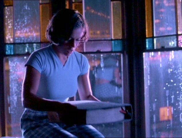 File:Phoebe BookofShadows.jpg