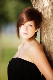 Short-asymmetric-haircut-long-side-fringe-21186903