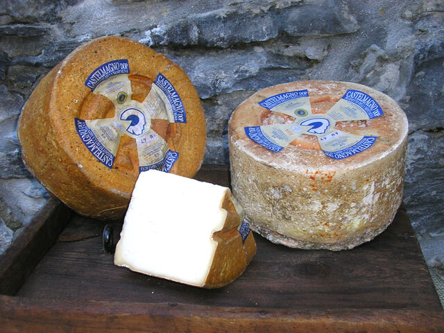 File:Castelmagno.jpg