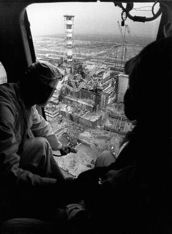 File:Chernobyl-25th-anniversary-liquidators-firefighters-helicopter 35070 600x450.jpg