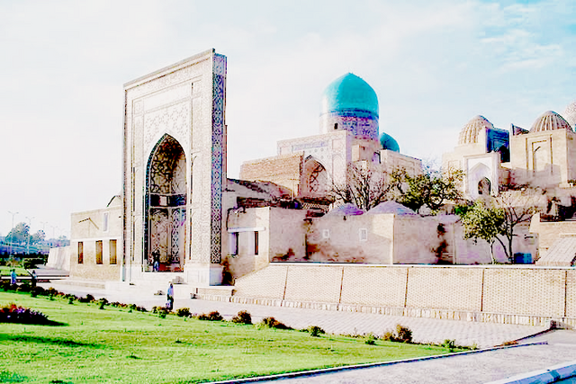 File:Wikia uzbek2.png