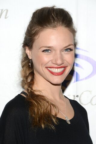 File:Tracy Spiridakos.jpg