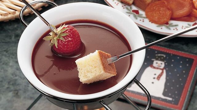 File:Chocolate fondue.jpg