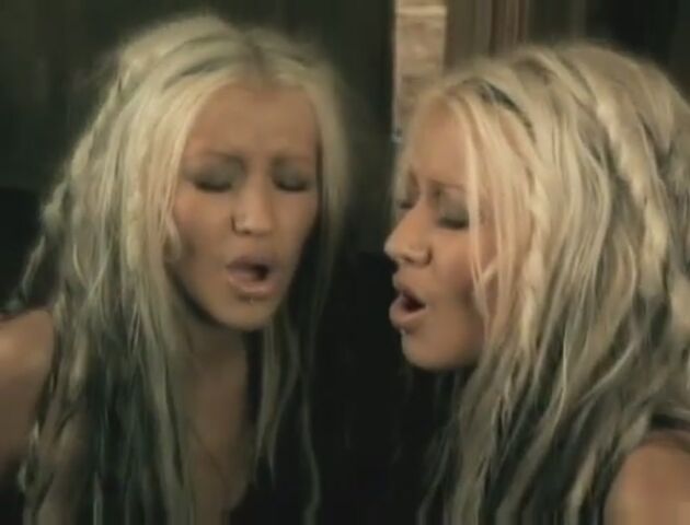 File:Beautiful-Music-Video-christina-aguilera-26415901-893-680.jpg