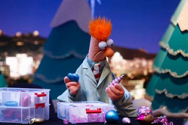 File:Ep10-beaker1.jpg