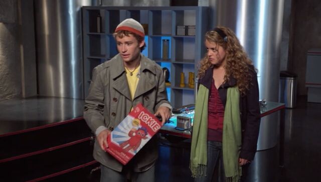 File:Jake and Hayley with an Ickie Doll.jpg