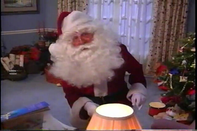 File:Santa-waitingforsanta.jpg