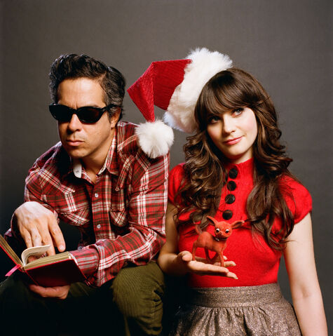 File:118 sheandhim-xmas20general1-autumn20de20wilde.jpg
