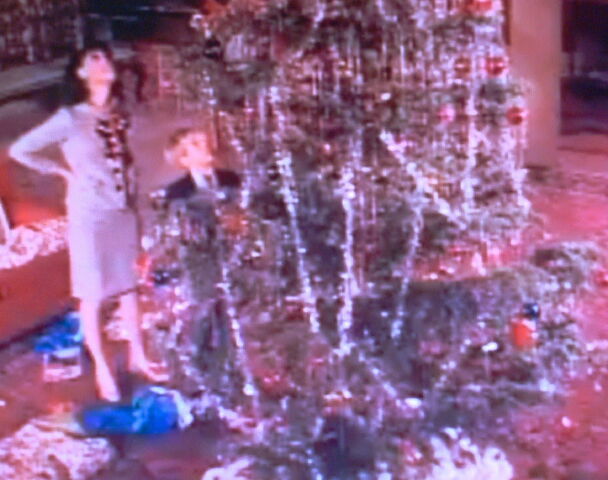 File:ThatGirlXmas.jpg