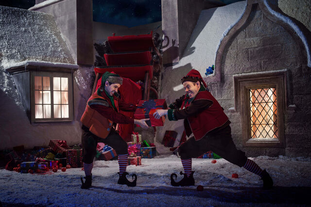 File:DW-XmasSpec-ElvesPix3.jpg