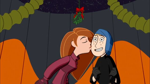 File:Kim kissing Ron.jpg