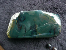 Green-luxite-raw-02