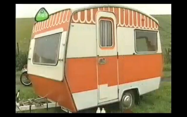 File:Chuckle caravan.jpg