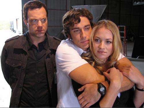 File:Chuck sarah, casey boos.jpg