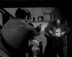 Bartlett Robinson shot in 'Peter Gunn-The Torch'