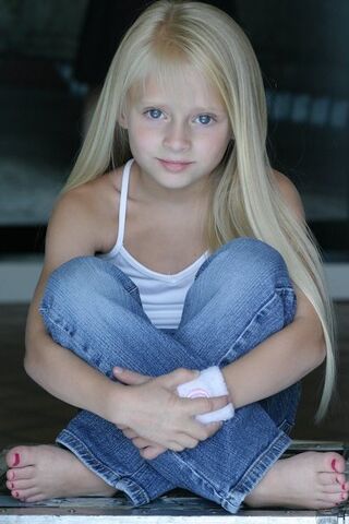 File:Gigi Goff.jpg