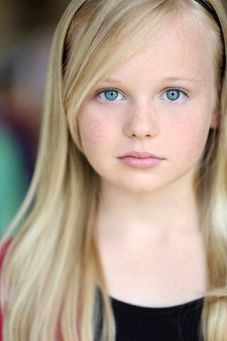 File:Danielle Parker 2b.jpg
