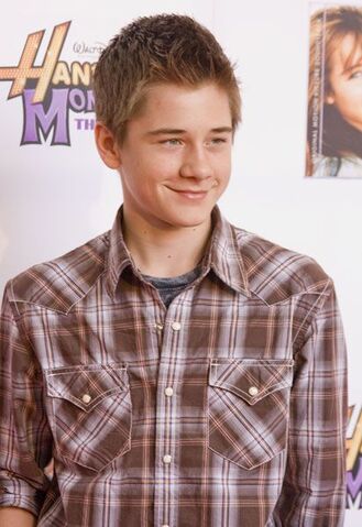 File:Luke Benward- 1256537357.jpg