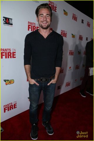 File:Luke Benward- 10.jpg