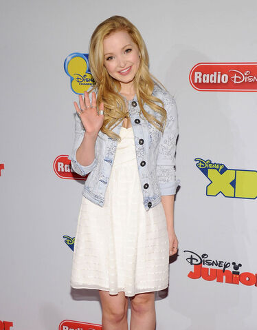 File:DOVE-CAMERON-at-Disney-Channel-Kids-Upfront-2013-in-New-York-3.jpg