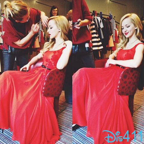 File:Dove-cameron-jan-27-2014.jpg