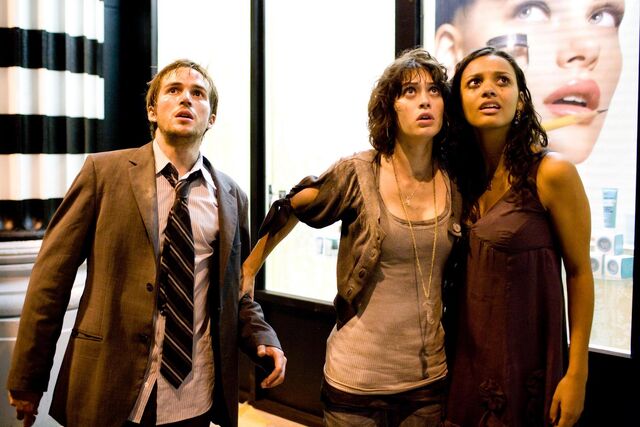 File:Cloverfield Stills-09.jpg