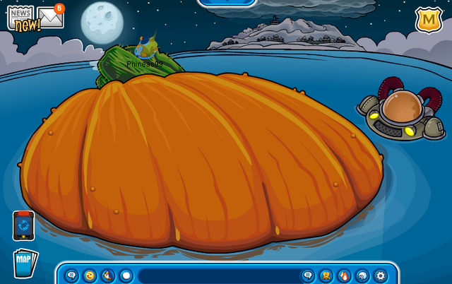 File:Iceberg (Halloween Party 2012).png