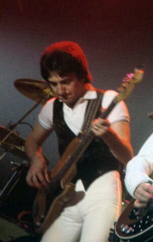 File:John Deacon.jpg