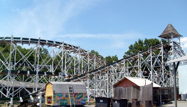 File:Leap-the-Dips @ Lakemont Park01.jpg