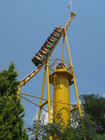 File:Golden Loop Train.jpg