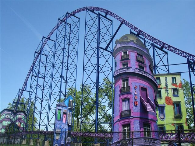 File:BIZARRO HILL.jpg