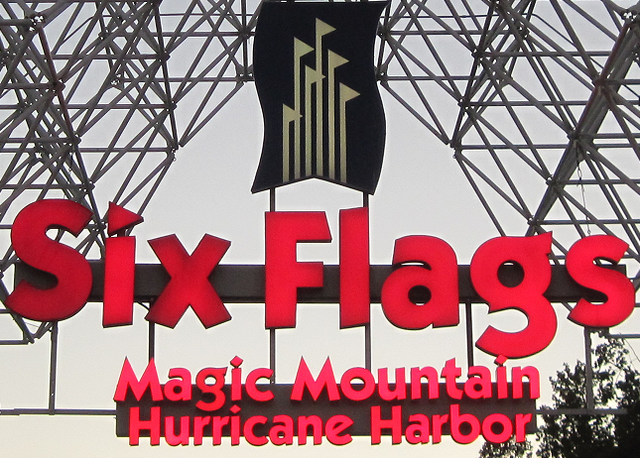 File:MagicMountainSign.png