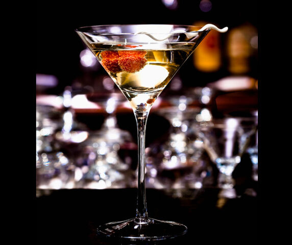 File:Magie Noir cocktail.jpg
