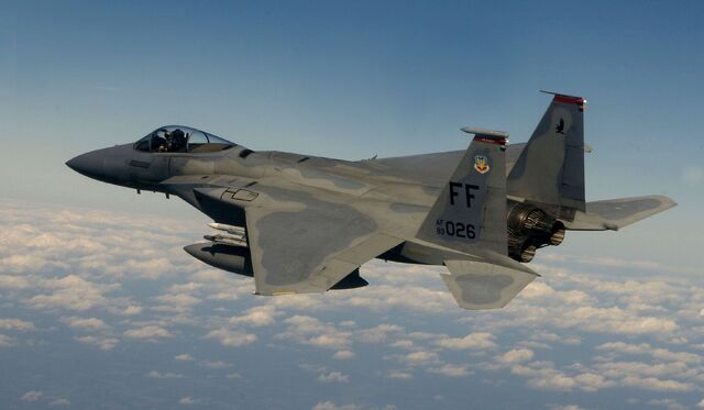 Fichier:F-15.jpg