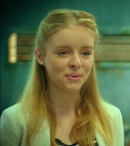 Ficheiro:Laura2.jpg