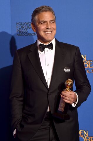File:Weddings-2015-01-george-clooney-golden-globes-wedding-tuxedo-armani-0112-getty-main.jpg