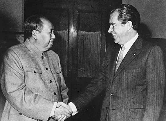File:NixonandMao-1-.gif