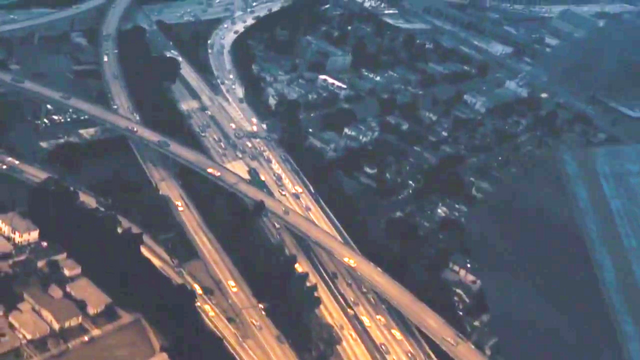 File:S02E01-024.png