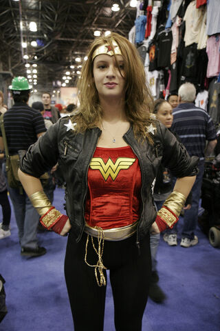 File:Wwcosplay08.jpg