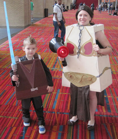 File:Leiacosplay-lego.jpg