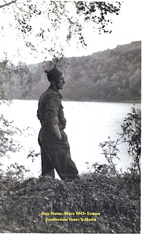 Fichier:Guy Ecosse fin mai 43 - légendée.jpg