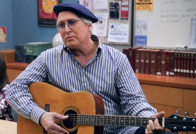 File:Pierce playing guitar.jpg