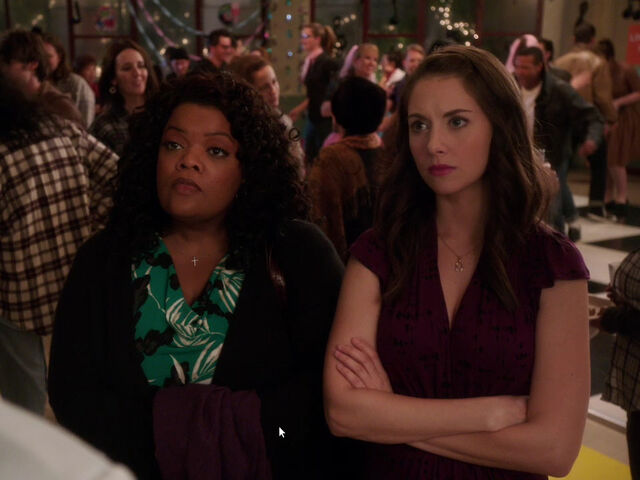 File:4x08-Shirley Annie not amused.jpg