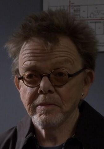File:S05E09-Brittas buyer.jpg